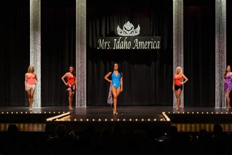 nude fitness pageant Search